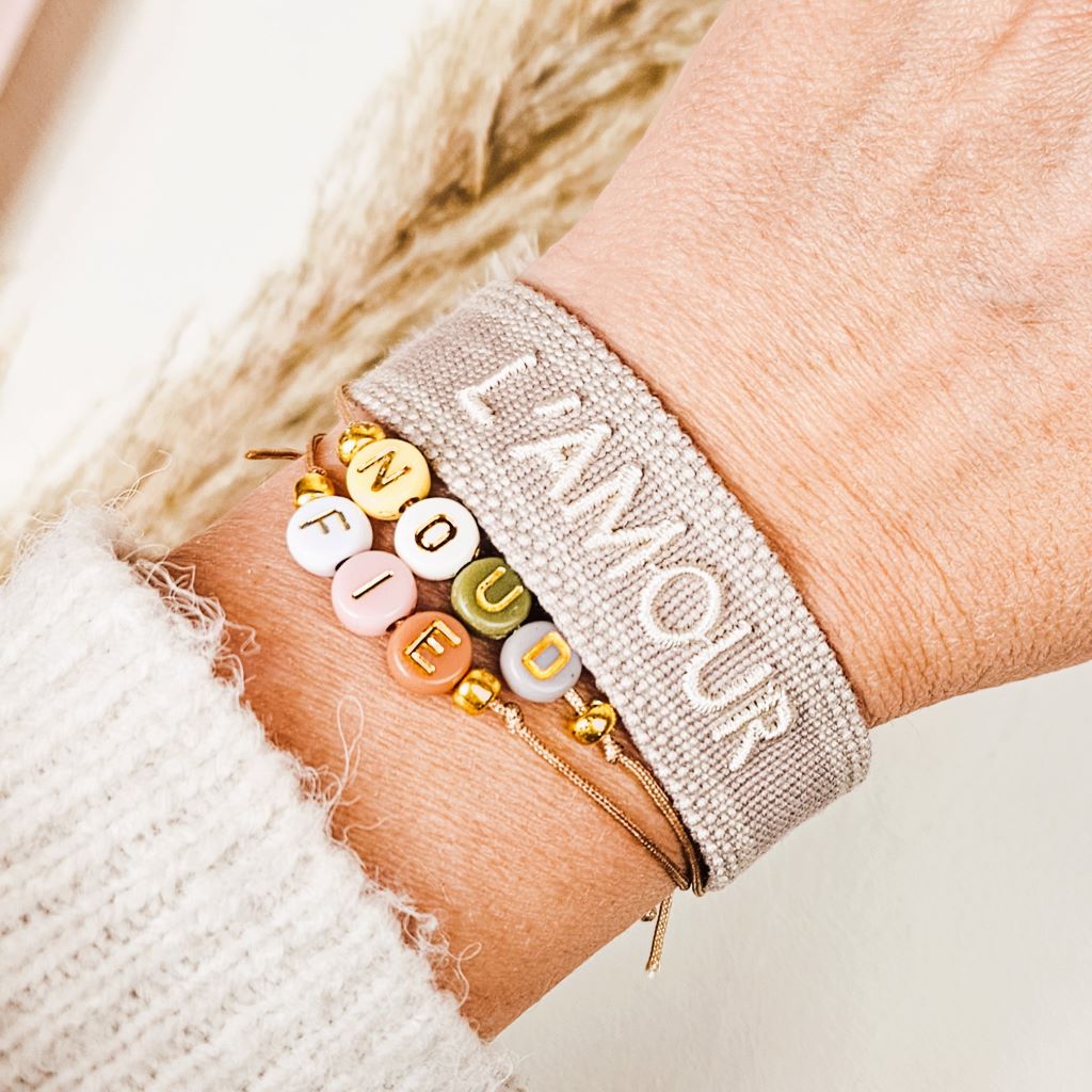 geweven-armband-l'amour-beige-statement-bracelet